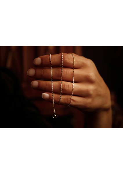 Ince Işık Zincir Kolye indirimleri