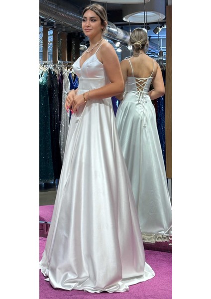 Beyaz Ip Askılı Sırt Dekolteli Anvelop Yırtmaçlı Kloş Etekli Saten Uzun Abiye Elbise 6777 modelleri