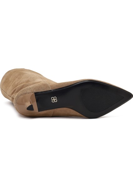 Kadın Bej İnce Topuklu Süet Deri Çizme 25AFD490510