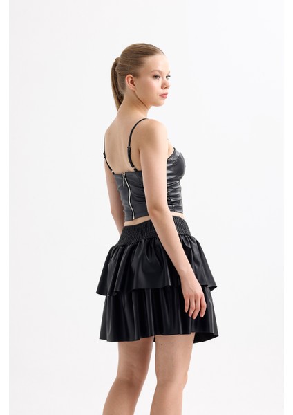 Suni Deri Gibeli Valonlu Kloş Mini Etek | ETK35846 Siyah fırsatları