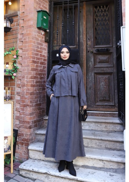 Cepli Detaylı Süet Etekli Takım