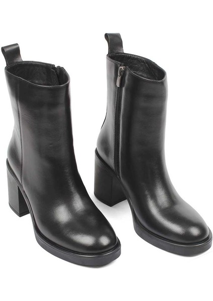 Kadın Siyah Kalın Topuklu Deri Bot