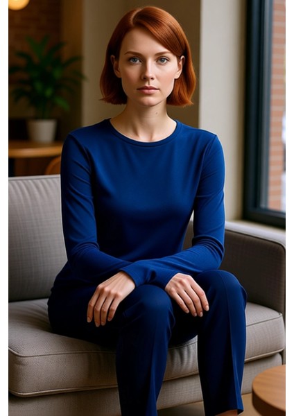 Kadın Regular Bisiklet Yaka Slim Kalıp Örme Viskon Yumuşak Kumaşlı Parmak Geçme Detaylı Esnek Bluz