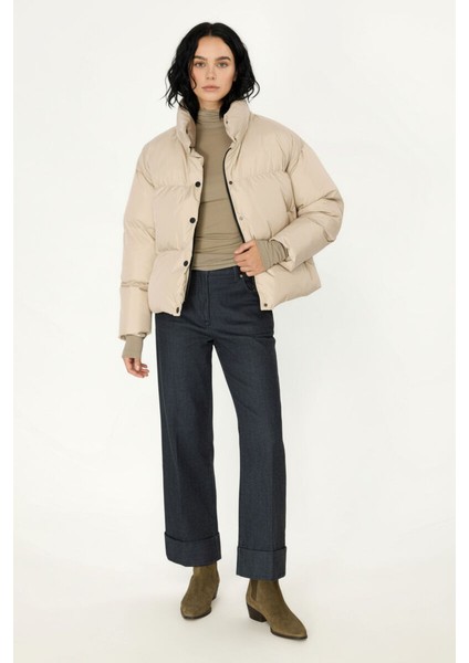 İçi Astarlı Su ve Rüzgar Geçirmez Cepli Dik Yaka Kadın Mont fiyatları