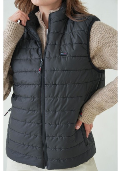 İçi Astarlı Su ve Rüzgar Geçirmez Cepli Kadın Yelek indirimleri