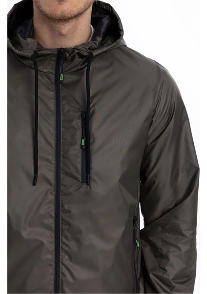 İçi Astarlı Su ve Rüzgar Geçirmez Erkek Cepli Yağmurluk indirimleri