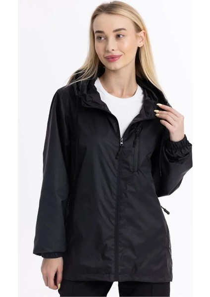 İçi Astarlı Su ve Rüzgar Geçirmez Cepli Kadın Yağmurluk