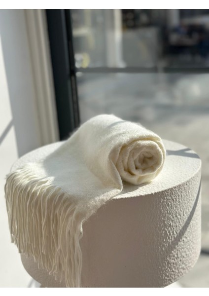 Kadın Basic Ekru Püsküllü Buklet Atkı - Şal fiyatları