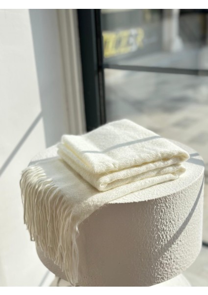 Kadın Basic Ekru Püsküllü Buklet Atkı - Şal modelleri