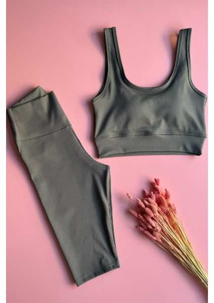 Sports Set | Sporcu Kadın, Çağla Yeşili Renk Yüksek Bel Toparlayıcı Kısa Tayt ve Pedli Bustiyer Takımı