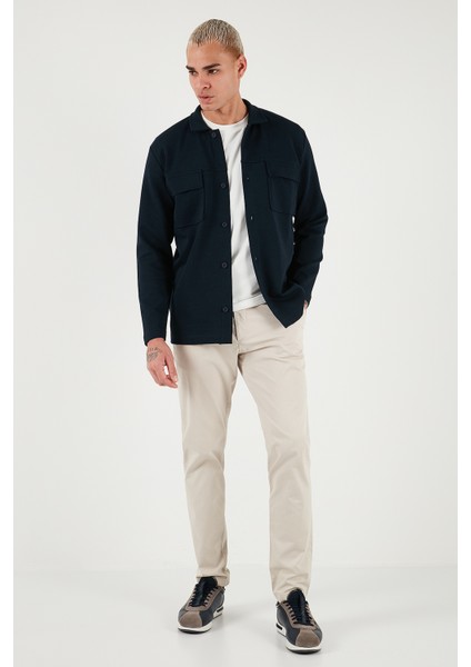 Pamuklu Regular Fit Klasik Yaka Göğüs Cep Detaylı Gömlek Erkek Gömlek 5901220 fiyatları