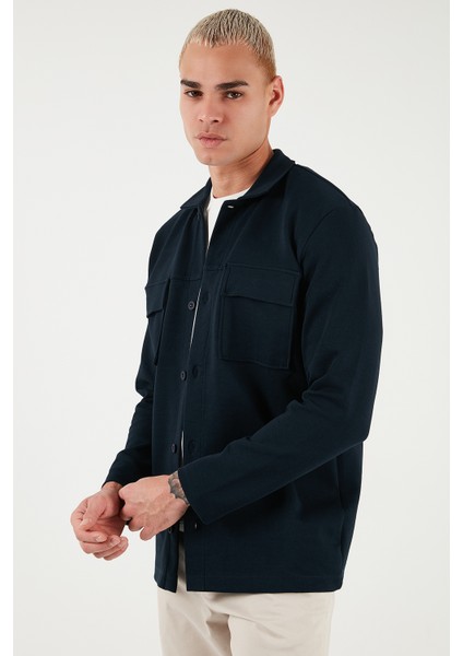 Pamuklu Regular Fit Klasik Yaka Göğüs Cep Detaylı Gömlek Erkek Gömlek 5901220 fırsatları