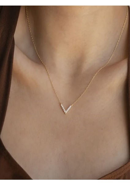 Altın Rengi V Şekilli Kolye