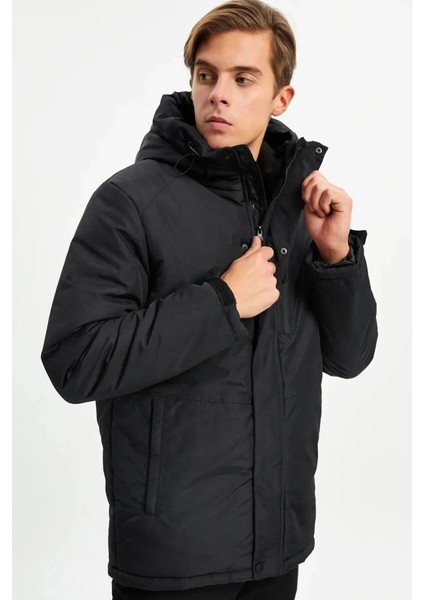 İçi Astarlı Su ve Rüzgar Geçirmez Cepli Kapüşonlu Erkek Mont fiyatları