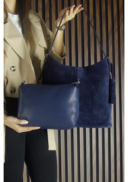 Lacivert Hakiki Dana Süet Püsküllü Manyetik Kapaklı Büyük Boy Günlük Omuz Çantası ve El Çantası