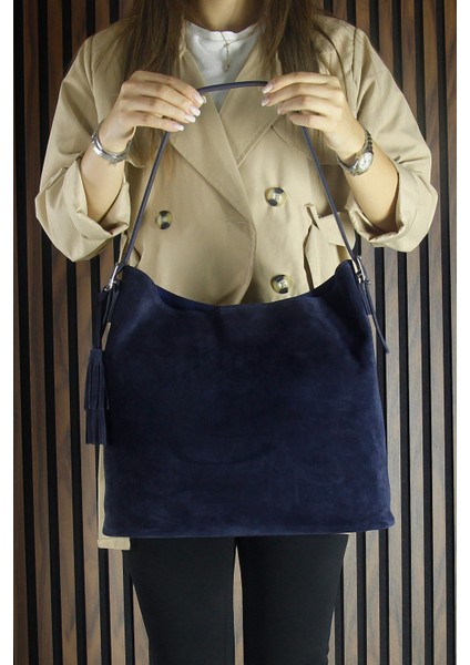 Lacivert Hakiki Dana Süet Püsküllü Manyetik Kapaklı Büyük Boy Günlük Omuz Çantası ve El Çantası indirimleri