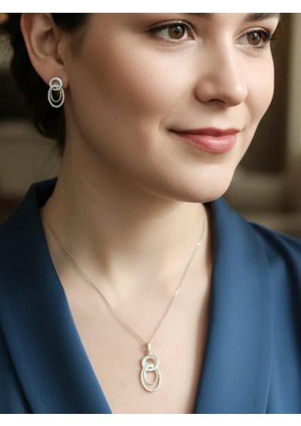 Kadın 925 Ayar Gümüş Oval Zirkon Taşlı Takı Seti