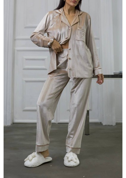 Bej Gofrajlı Kalp Nakışlı Uzun Kadife Pijama Takımı S fırsatları