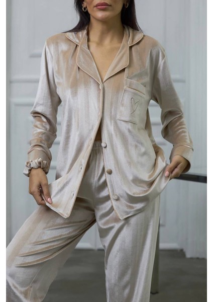 Bej Gofrajlı Kalp Nakışlı Uzun Kadife Pijama Takımı S indirimleri