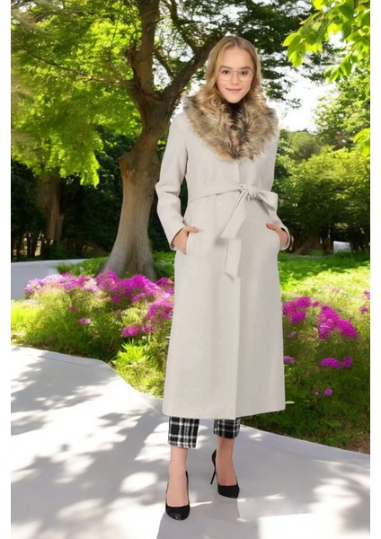 Kürk Yaka Kadın Kaşe Kaban