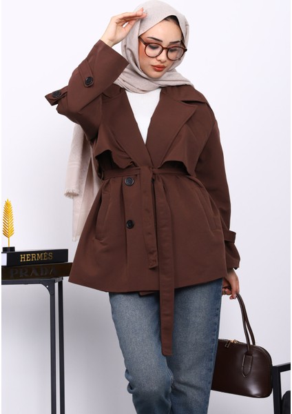 Kahverengi Kravuze Yaka Düğmeli Kısa Trençkot modelleri