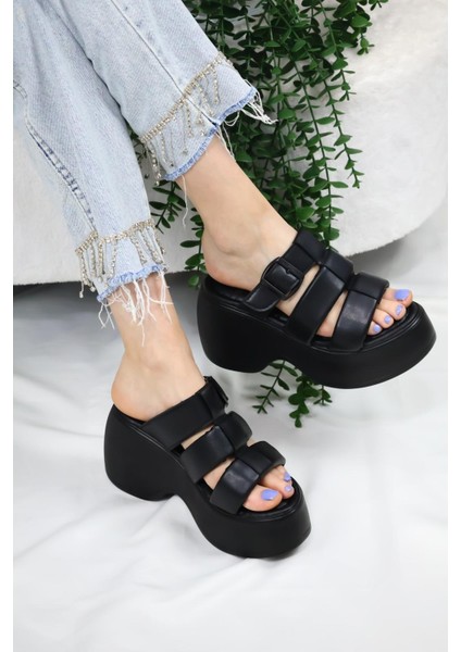 Kadın Mikeno Üç Biyeli Toka Detaylı Kalın Taban Ortopedik Terlik Siyah