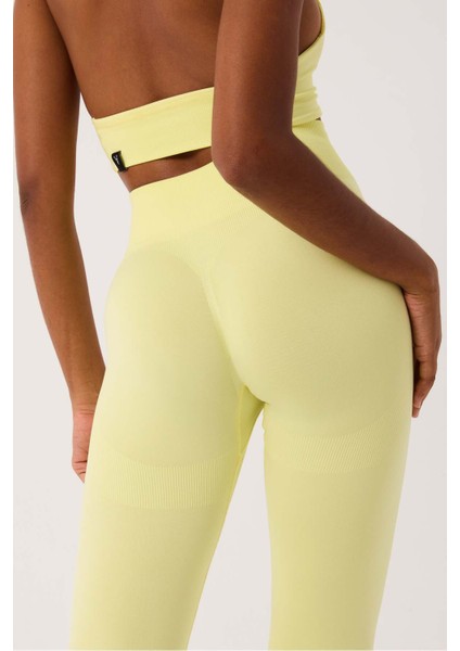 Amara Spor Şort Yüksek Bel Esnek Şekillendirici ve Toparlayıcı Seamless Tayt Kısa Şort fırsatları