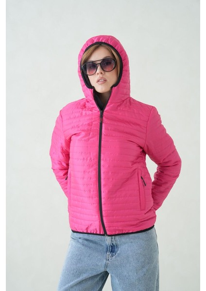 İçi Astarlı Su ve Rüzgar Geçirmez Cepli Kapüşonlu Kadın Mont fırsatları