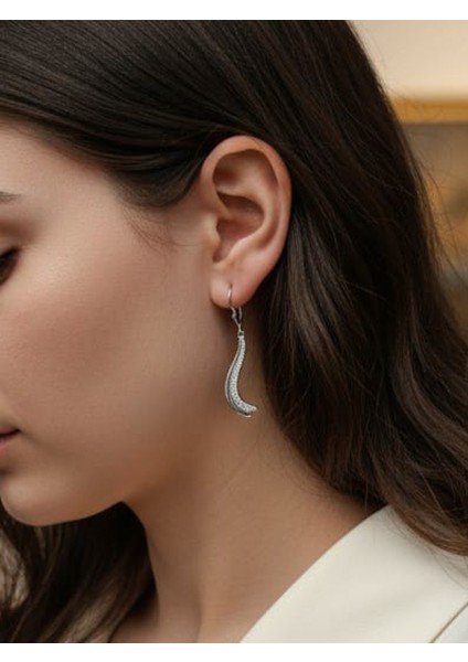 Kadın 925 Ayar Gümüş Sallantılı Dalgalı Zirkon Taşlı Küpe