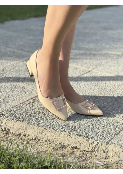 Aura Büyük Numara Kadın Sivri Burun Kare Topuklu Ayakkabı