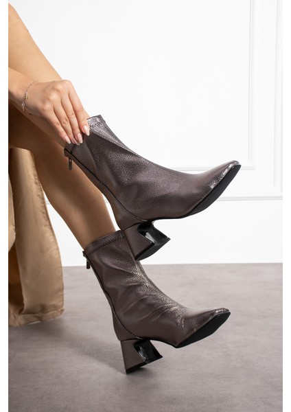 Alvaro Platin Renkli Baskı Desenli Streç Kadın Kalın Topuklu Bot