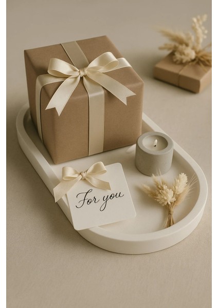 Beyaz Beton Oval Tepsi – Şık ve Dayanıklı Dekoratif Sunum Tepsisi (18×9 Cm)