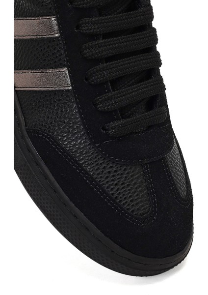Kadın Siyah Bağcıklı Kalın Tabanlı Sneaker 25AFE145414