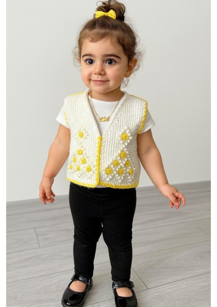 El Örgüsü 5’li Bebek Seti – Hırka, Yelek, Patik, Atkı ve Battaniye |