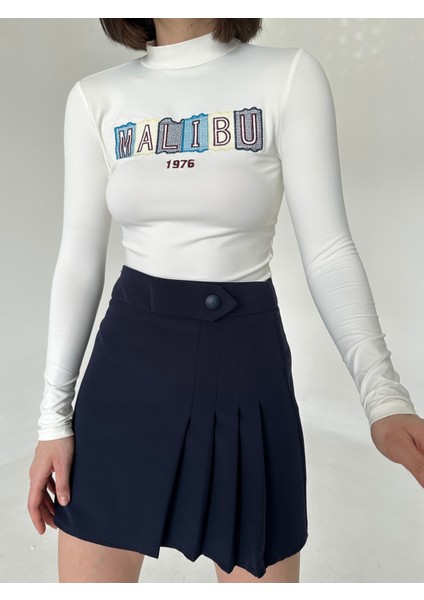 Dik Yaka Uzun Kollu Nakışlı Crop Bluz, Şık ve Rahat Giyim Seçeneği