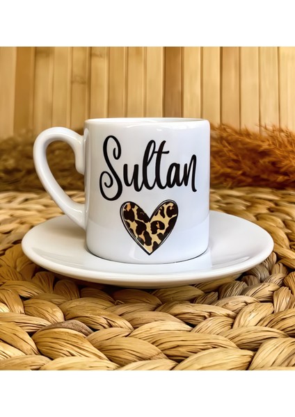Leopar Kalp Temalı Kişiye Özel İsimli Türk Kahvesi Fincanı – Porselen 90 ml
