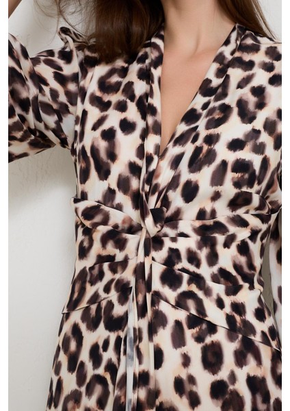 Krem - Acı Kahve Yaka Detaylı Leopar Desenli Elbise fırsatları