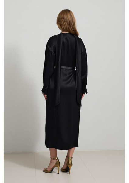 Siyah Boyun Detaylı Belden Kemerli Elbise indirimleri