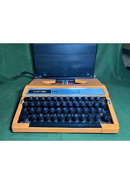 Silver Reed 200 Turuncu Renk Çantalı Daktilo - Sorunsuz Çalışır Durumda fiyatları