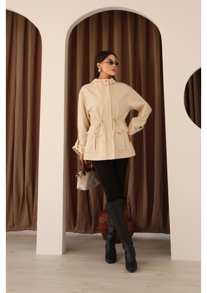 Kadın Taş Kapüşonlu Katlama Kol Detaylı Trençkot modelleri