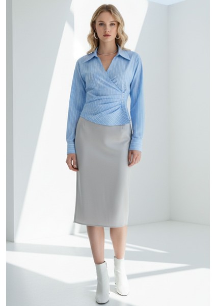 Kadın Mavi Kruvaze Regular Fit V Yaka Çizgili Bengalin Uzun Kollu Gömlek - Kadın Gömlek