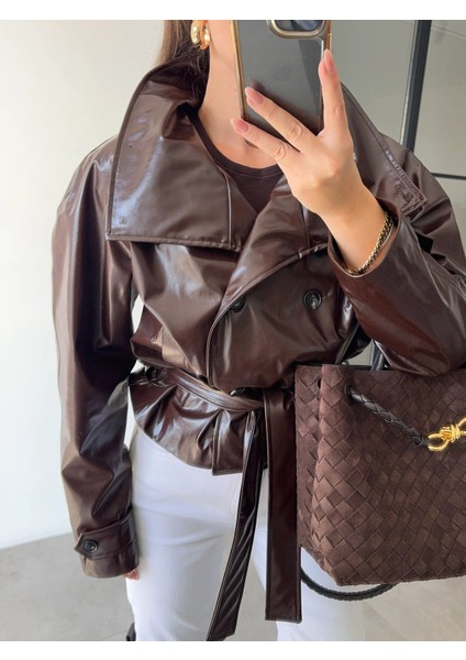 Dik Yaka Belden Kuşaklı Deri Ceket modelleri