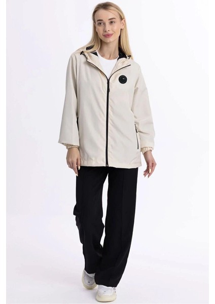 İçi Astarlı Su ve Rüzgar Geçirmez Cepli Kadın Yağmurluk fırsatları