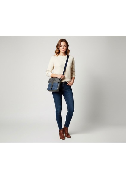 Natderi Hakiki Deri Kanvas Omuz Çantası | Ayarlanabilir Askılı, Fermuarlı Arka Cepli, 20X21 cm