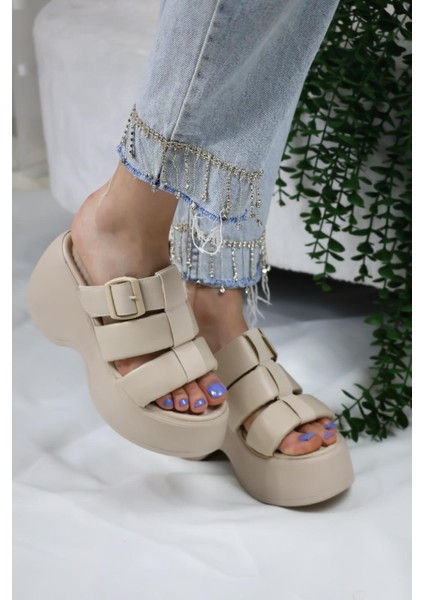 Kadın Mikeno Üç Biyeli Toka Detaylı Kalın Taban Ortopedik Terlik Bej