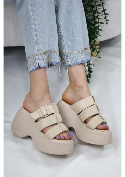 Kadın Mikeno Üç Biyeli Toka Detaylı Kalın Taban Ortopedik Terlik Bej modelleri