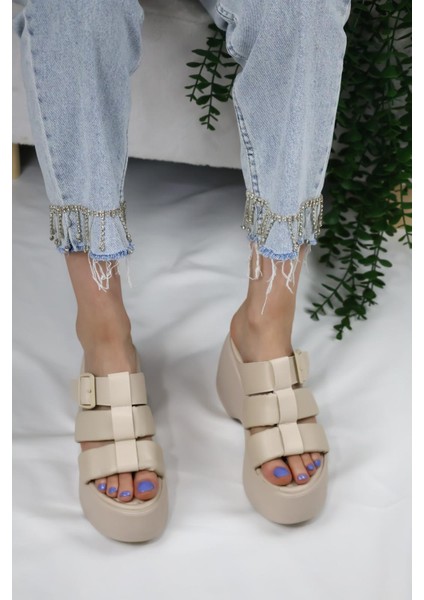 Kadın Mikeno Üç Biyeli Toka Detaylı Kalın Taban Ortopedik Terlik Bej fırsatları