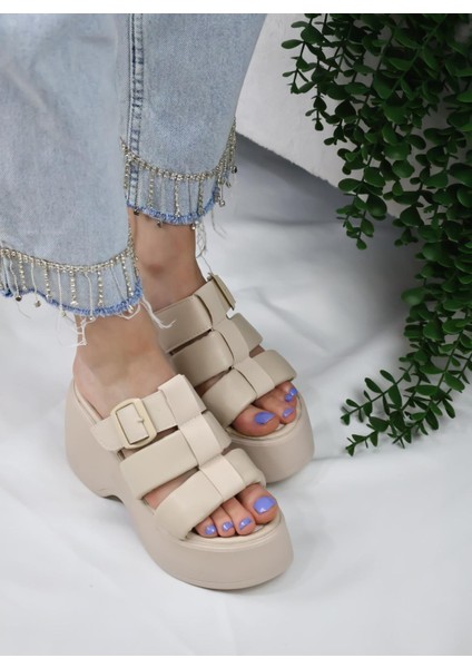 Kadın Mikeno Üç Biyeli Toka Detaylı Kalın Taban Ortopedik Terlik Bej indirimleri