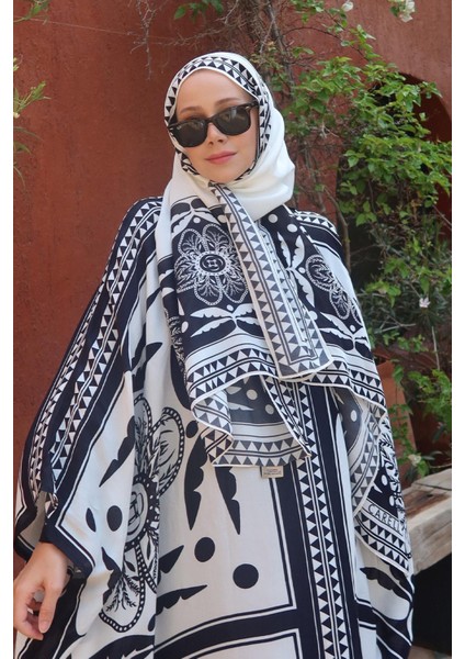 Feyza Hakyemez'in Tercihi Atlas Ekru Monogram Floş Şal