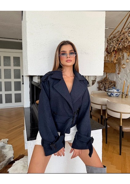 Trend Kısa Kaşe Kemerli Lacivert Kaban Kadın